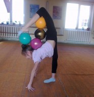 国外萝莉艺术体操训练自拍