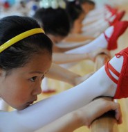 合肥少年宫的小女孩白丝袜舞蹈【6P】