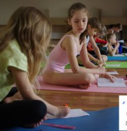 小萝莉休息也不忘练功啊!真够认真的!【14P】