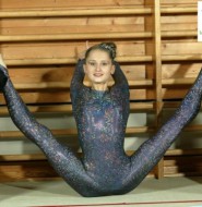 美女大玩柔术极限之美,看的我手心冒汗!但又觉的刺激!