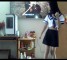 萝莉视频:穿上海军服的小女孩在家独自舞蹈!这也是一种魅力!