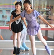 台湾小萝莉举行的溜冰赛! 老夫看的眼花缭乱!你呢? 【24P】