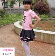 舞蹈学校里面的白丝袜萝莉,户外展示白袜!【8P】