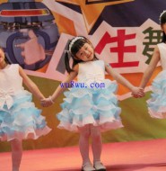 小宇舞蹈比赛上的白裤袜!【20P】