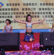 视频:马尾辫,打赤脚,肚皮舞,野性十足?