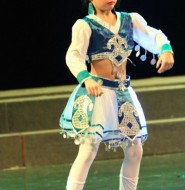 漂亮的小萝莉,在舞台上更加夺目!【9P】