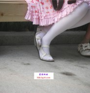 高清拍摄大街上的loli白裤连袜【28P】