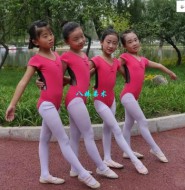 网友精心拍摄的户外萝莉舞蹈妹子!好水灵啊!【11P】