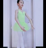 出售视频:这才是宅男心目中可咸可甜的初中萝莉妹妹!【6V】