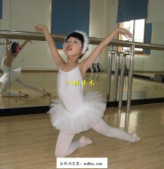 穿着白裤袜的小姑娘,就像花一样美艳动人,让人流连忘返!【30P】