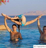 俏皮可爱的小萝莉玩这样刺激的柔术动作,老夫看了也捏把汗!【12P】