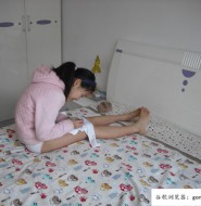 出售套图:文静的小萝莉脱下白裤连袜,这是神圣的时刻?【42P】