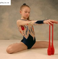 穿紧身衣的萝莉小妹妹表演让人欲罢不能的体操,搞的宅男夜不能寐!【37P】