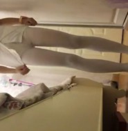 出售视频:有点叛逆的小萝莉,在家大秀白裤连袜的魅力,小宅男直接被破防了!【12V】