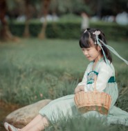 出售套图:天降萝莉小仙子,仙气飘飘不染一点尘埃!【84P】