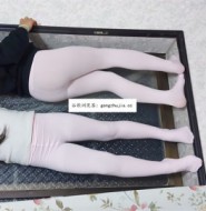 出售套图:高清拍摄不知名的连裤白裤小萝莉姐妹花!【59P】