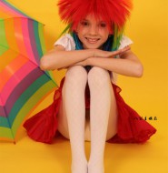 出售套图:乐观开心的欧美白裤袜Loli,小宅男看了也是会心一笑!【80P】